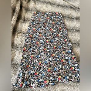 gorgeous satin midi skirt NEW